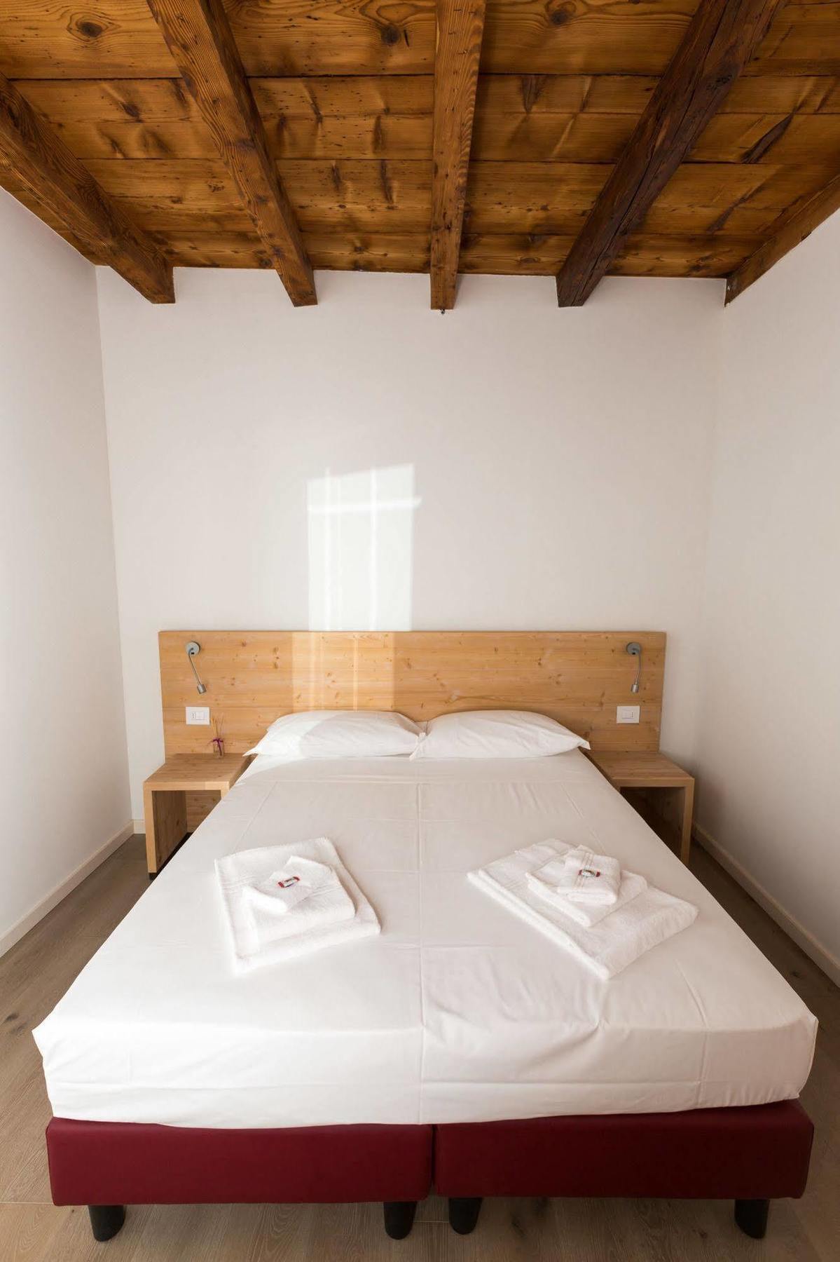 Colle Ameno Room And Breakfast Rovereto  Exterior foto